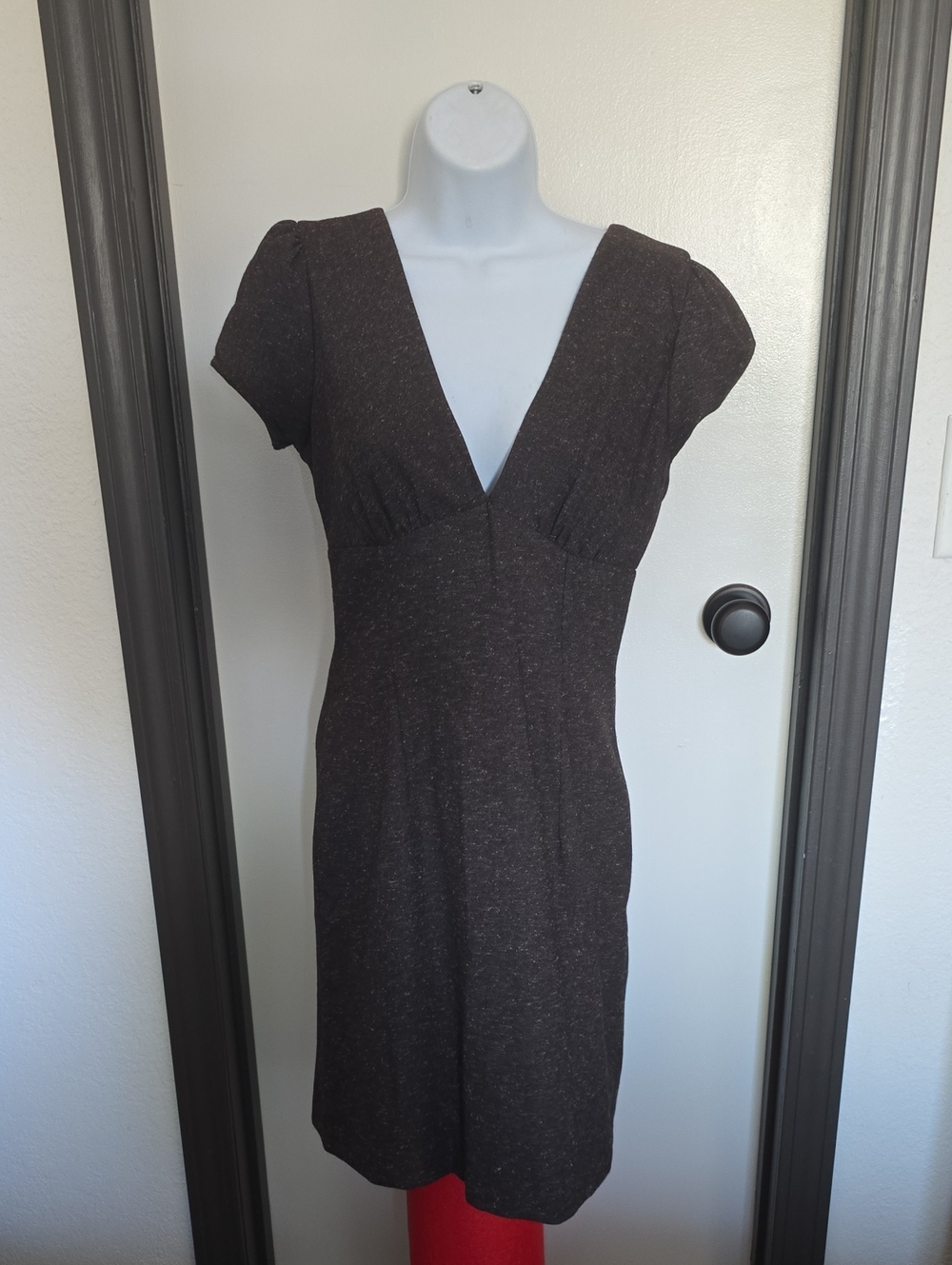 Women's V-Neck Short Sleeve Casual Dress in Dark Charcoal